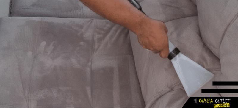 Cómo limpiar un sofá de tela muy fácil